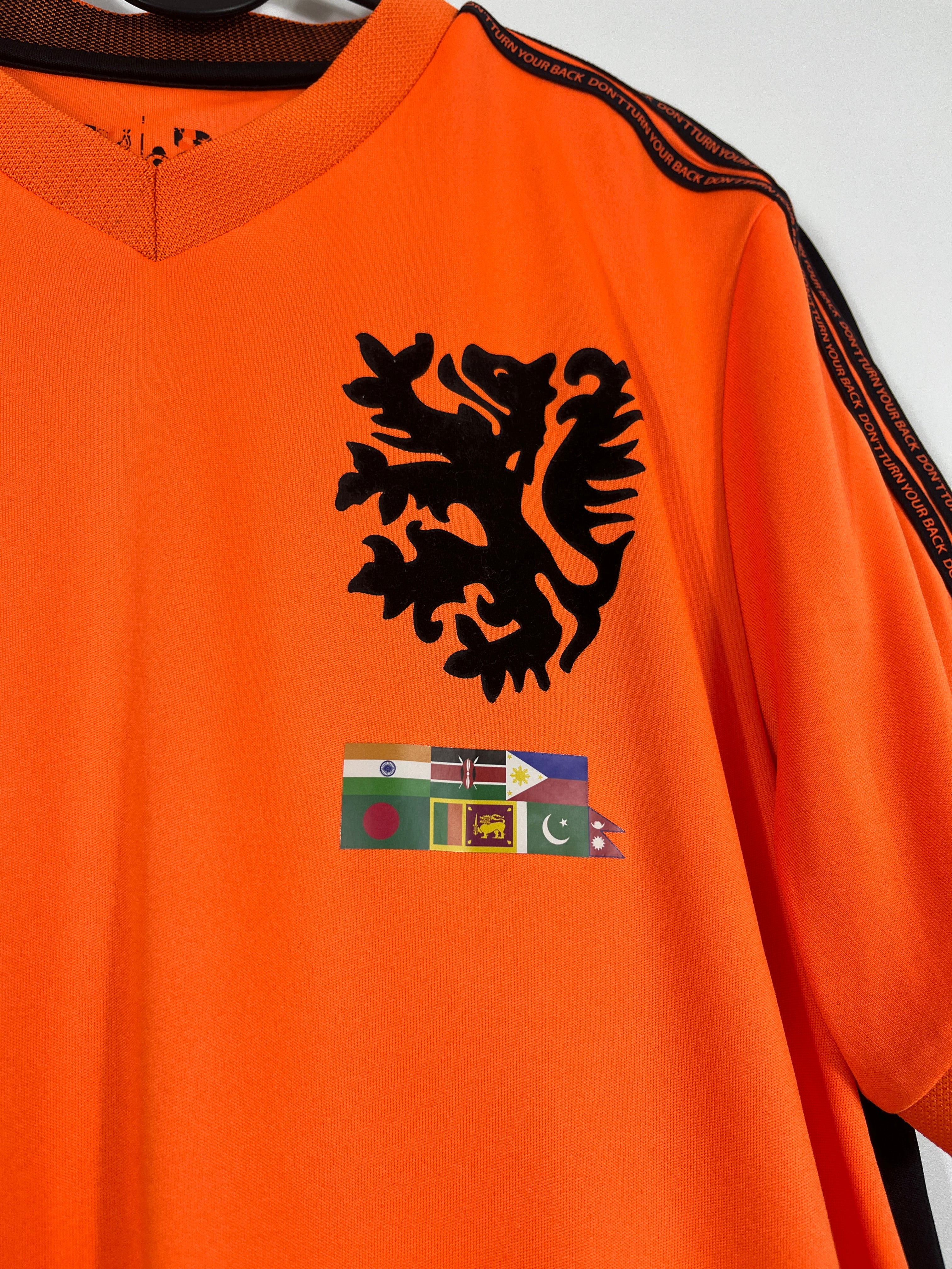 Holland - Don't turn your back - Qatar - str. L